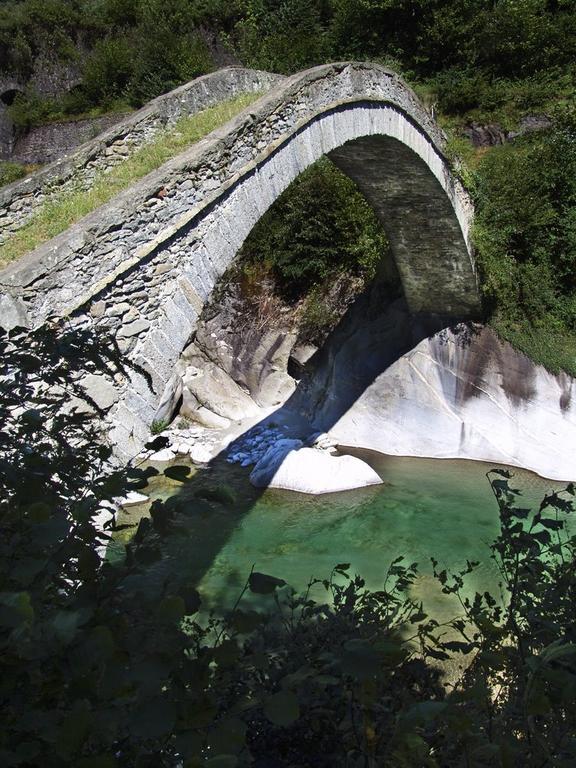 Centro di Spiritualità Maria Candida Armeno Esterno foto