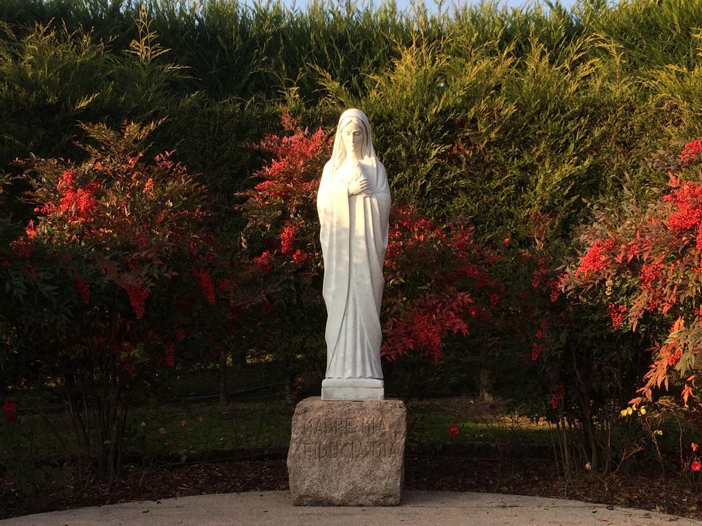 Centro di Spiritualità Maria Candida Armeno Esterno foto
