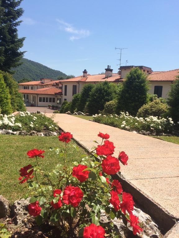 Centro di Spiritualità Maria Candida Armeno Esterno foto